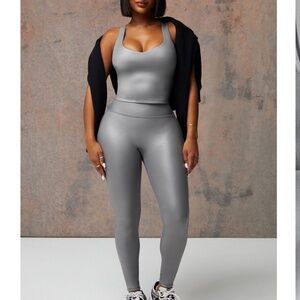 Fabletics Anywhere Motion365+ Shine Activewear Set